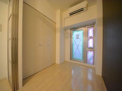 Living and room. Western-style 3.2 Pledge