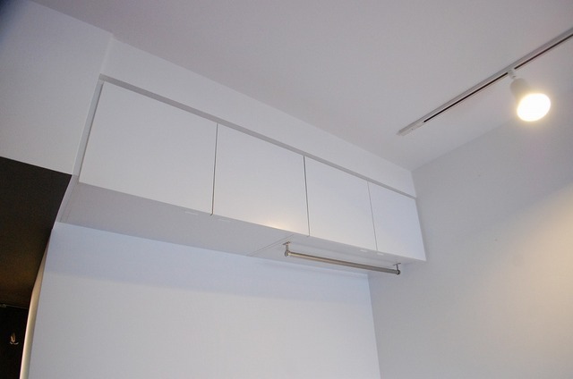 Receipt. Hanging shelf