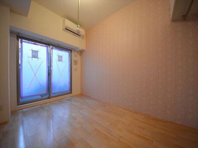 Living and room. Western-style 7 Pledge