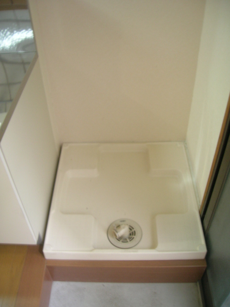 Other Equipment. Indoor laundry bread