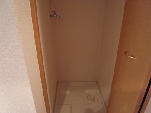 Other Equipment. Indoor laundry bread