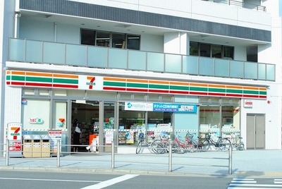 Convenience store. 600m to Seven-Eleven (convenience store)