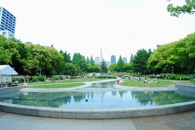 park. 800m until toughness park (park)