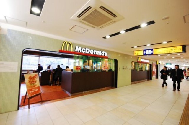 Other. 400m to McDonald's (Other)
