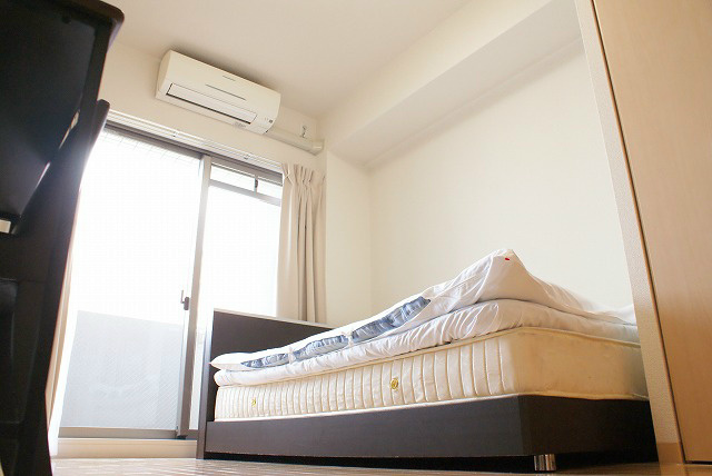 Other room space. A bright room
