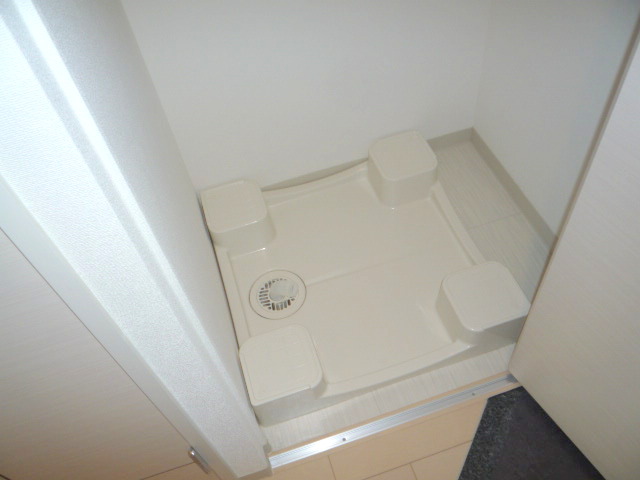 Other Equipment. Indoor laundry bread