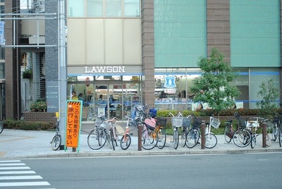 Convenience store. 200m to Lawson (convenience store)
