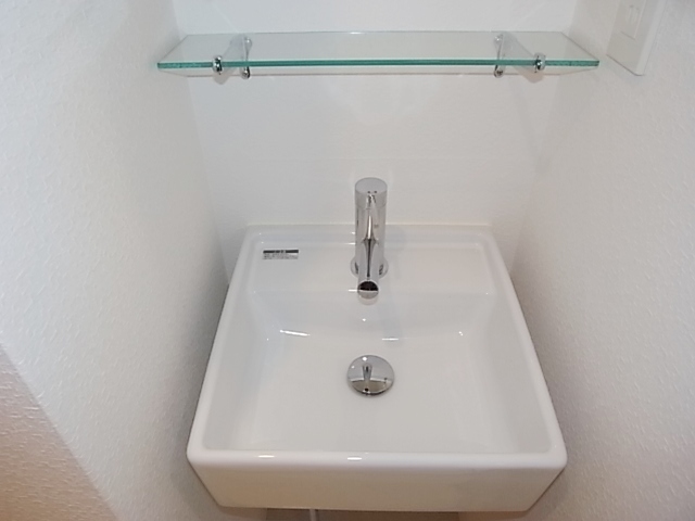 Washroom. Pitattohausu Nishinagahori shop TEL0120-47-4625