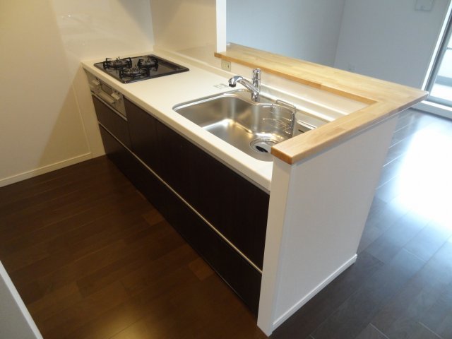Kitchen. 3-neck gas counter kitchen