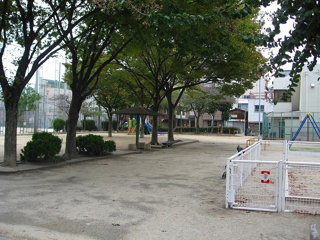 park. 178m to Yoshino-cho Park (park)