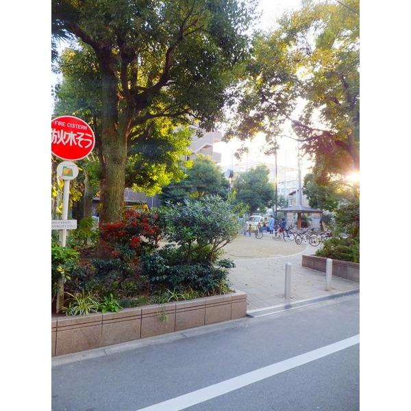 park. To Shimo-Fukushima Park 1443m large opening park the immediate vicinity