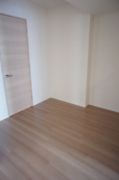 Living and room. Western-style 4.0 Pledge