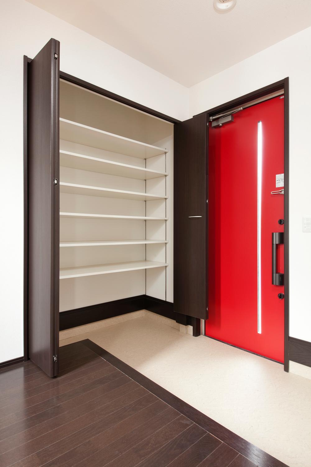 Same specifications photos (Other introspection). Same specifications photos (entrance)