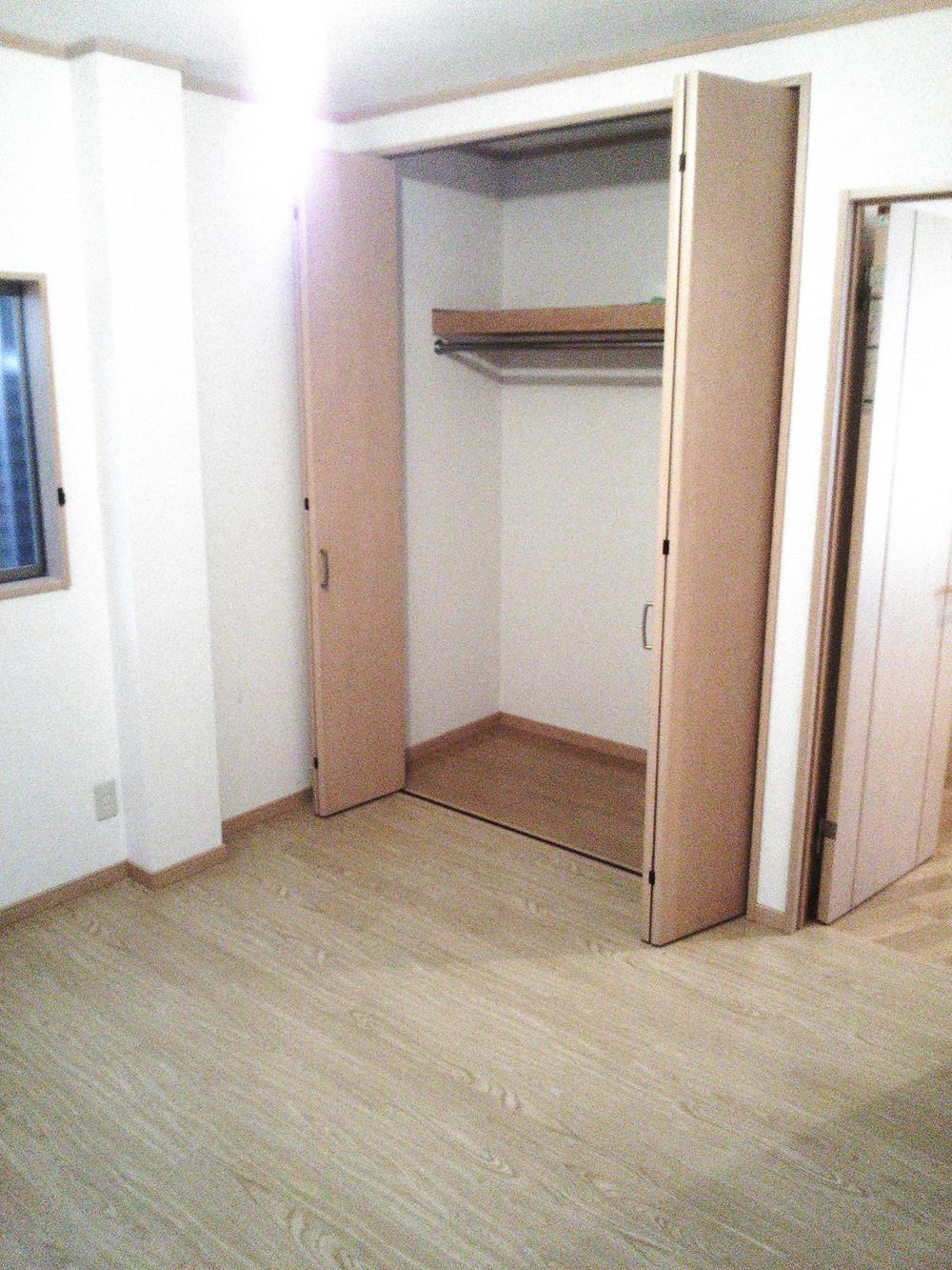 Non-living room. The first floor Western-style housing!