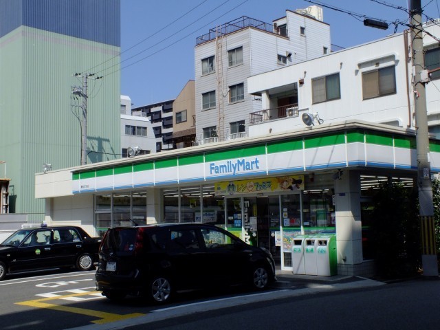 Convenience store. 336m to Family Mart (convenience store)