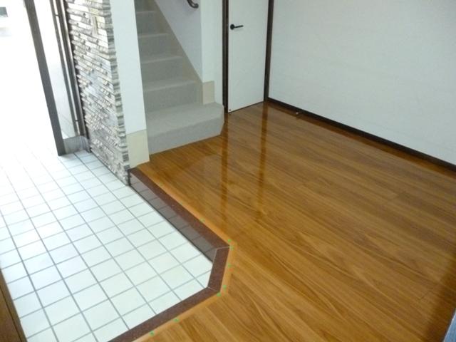 Entrance. Local (June 2013) Shooting