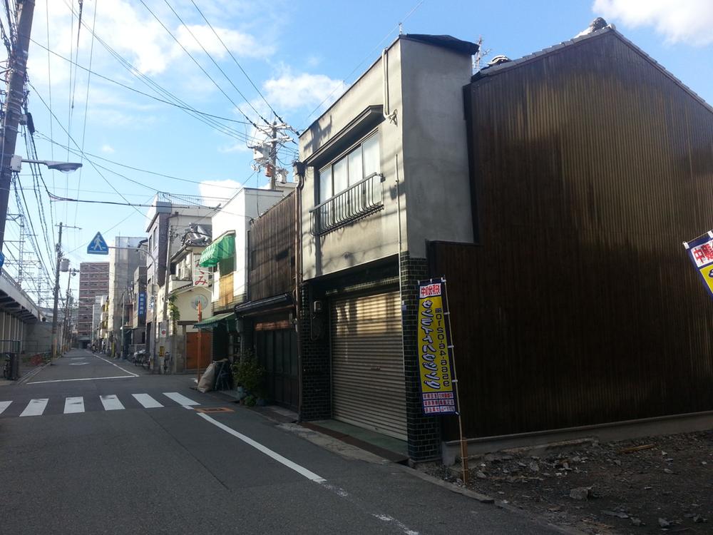 Local photos, including front road.  ☆ Front road westward ☆ On the other hand because the way that is the traffic volume of the car is also small.