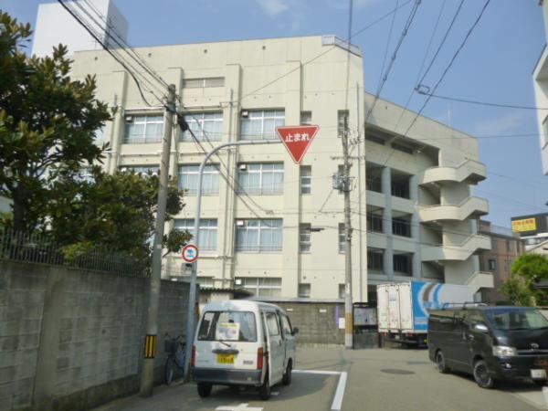 Junior high school. Shimofukujima 800m until junior high school
