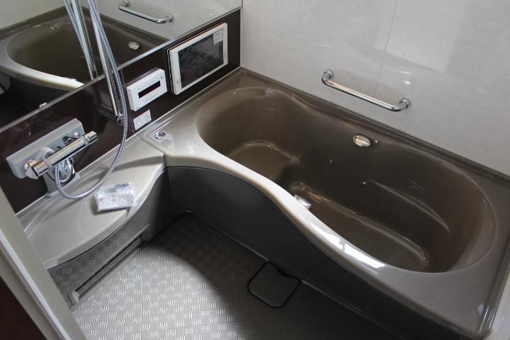 Model house photo. 12 inches bathroom tv You Nagase the music of your choice in the bathroom