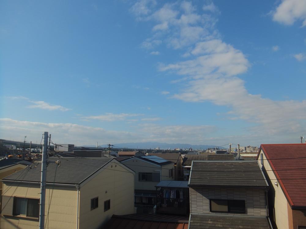 View photos from the dwelling unit. View from the site (November 2013) Shooting