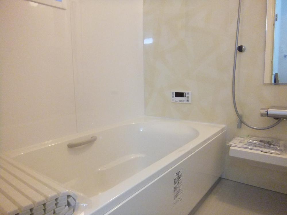 Bathroom. Indoor (11 May 2013) Shooting