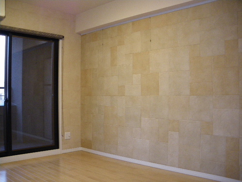 Living and room. Western-style (at the time of 2013 November shooting)