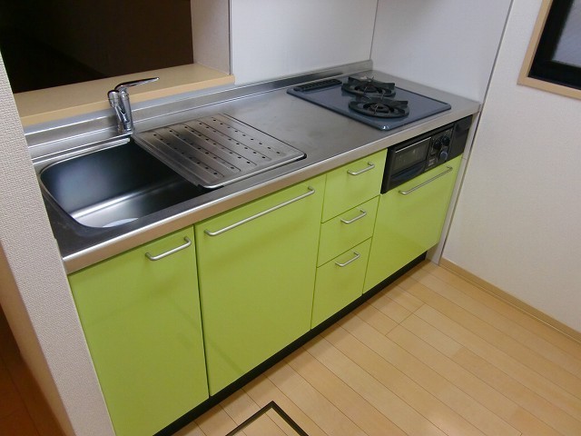 Kitchen. Kitchen space with a space is also under-floor storage!