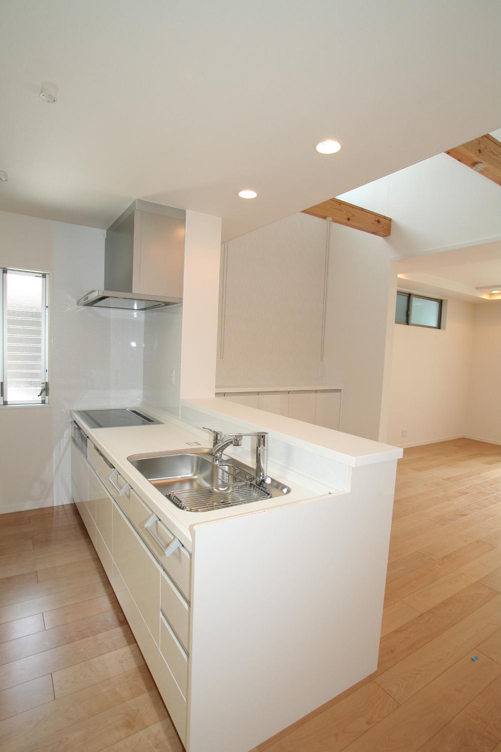 It will be our enforcement example.  So you can also choose the type of kitchen, Let's build the ideal space of wife Good.