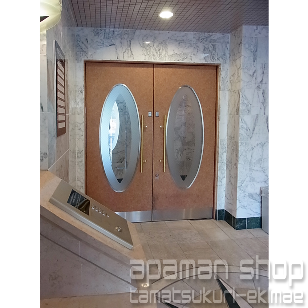 lobby. Auto-lock panel