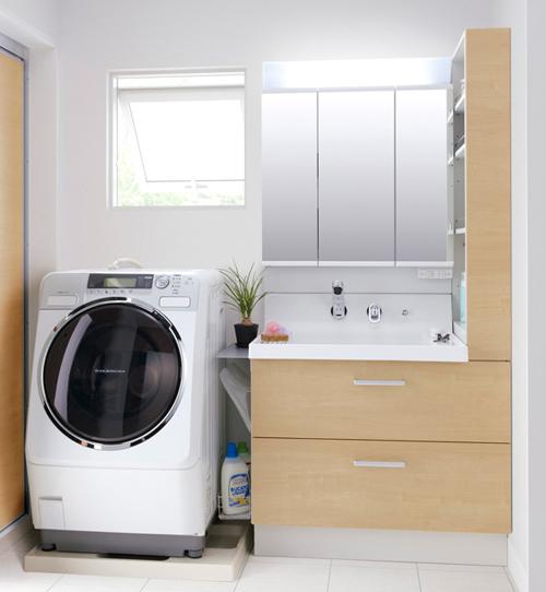 Other. 900mm washbasin wide. It is safe even if many families.