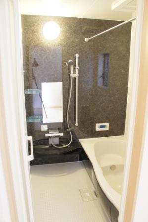 Bathroom. Wide bathtub