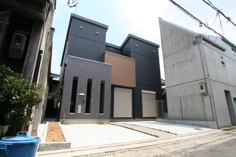 Same specifications photos (appearance). It will be our enforcement example. Floor plan is all becoming free design.