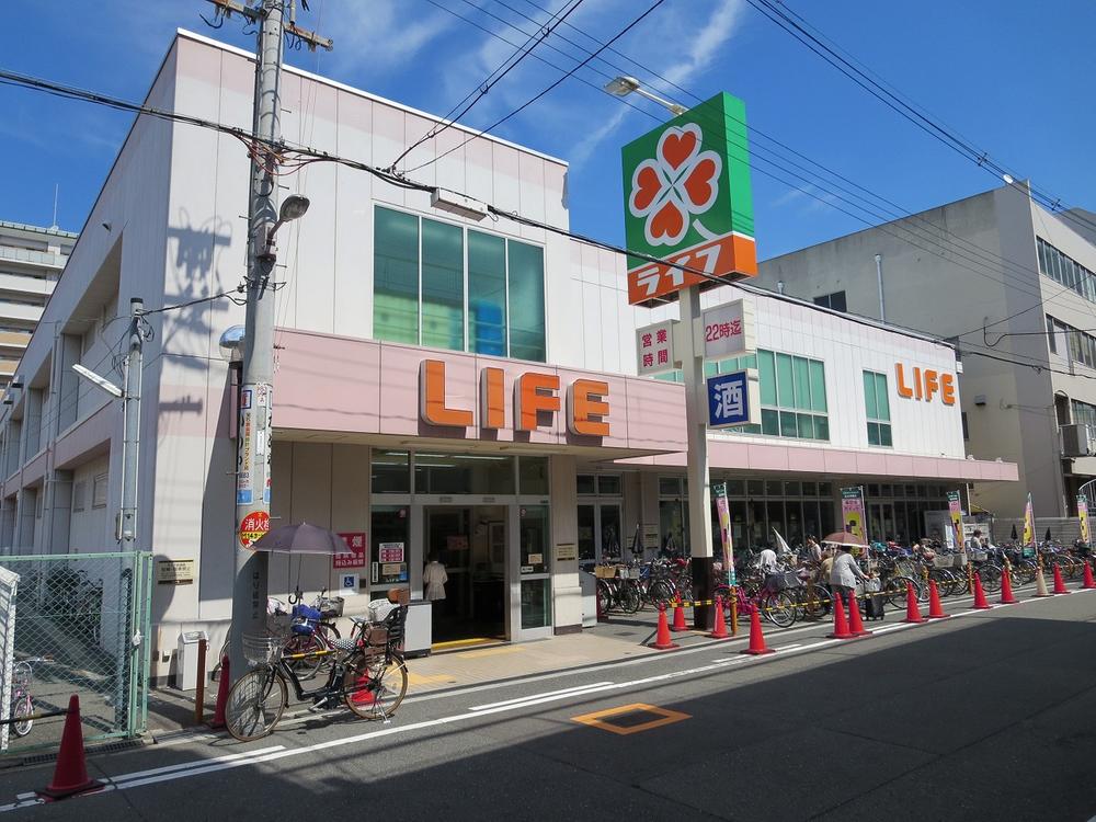 Supermarket. Until Life Shinfukae shop 493m