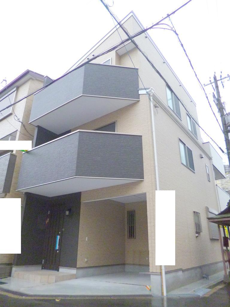 Local appearance photo. Sennichimae Line is a 3-minute walk from the "shin-fukae station"