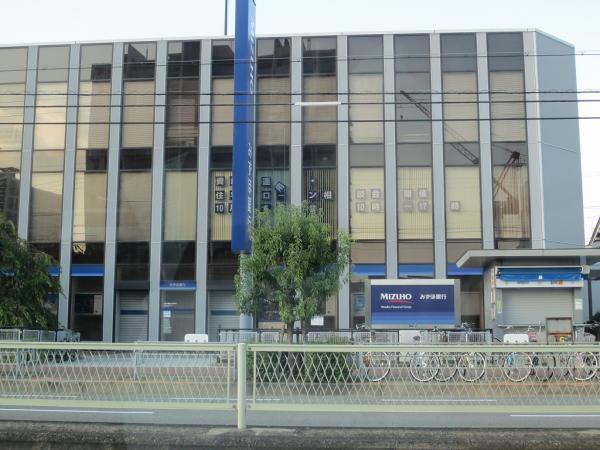 Bank. Peripheral Mizuho 400m to Bank