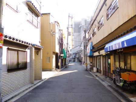 Local photos, including front road. Shooting from the north