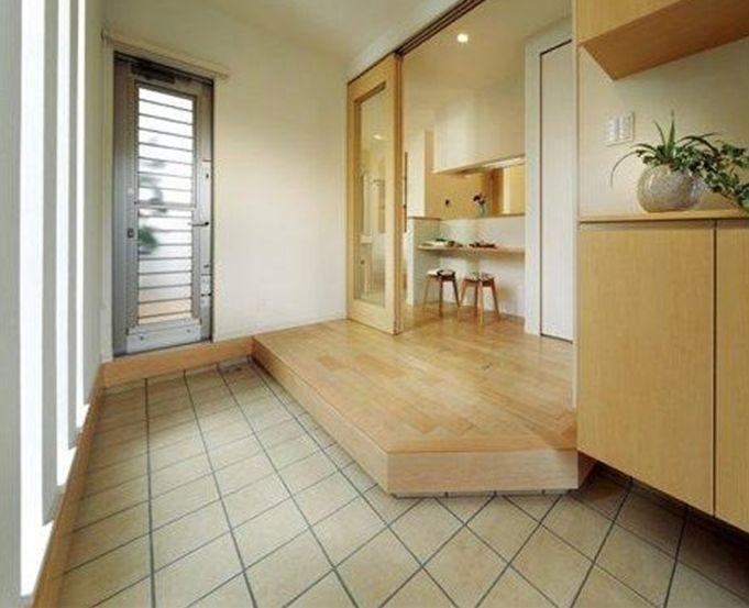 Entrance. Example of construction