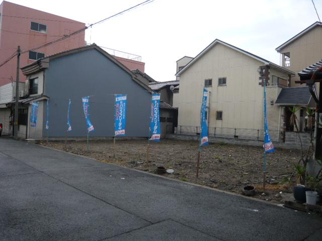 Local photos, including front road. Local Photos