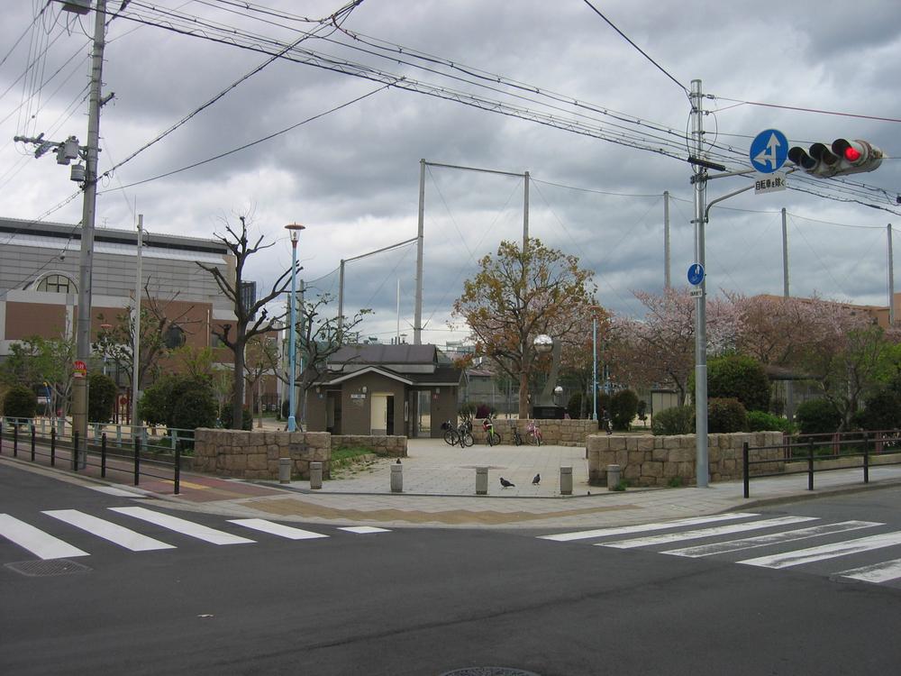 park. Kanji immediately 210m Kanji park to the park