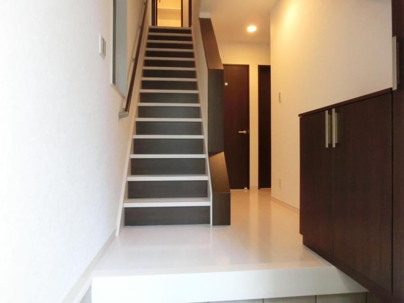 Entrance. Local (10 May 2013) Shooting