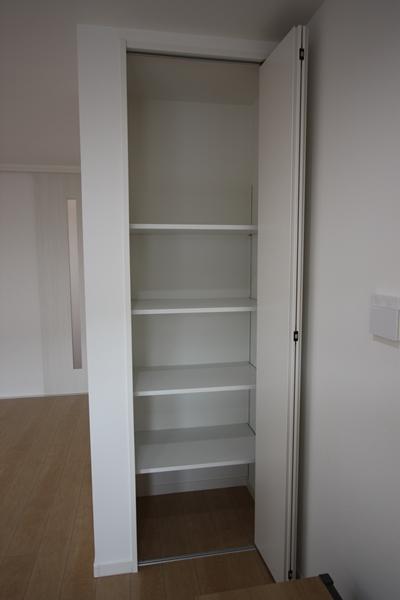 Receipt. Accommodated in the living room