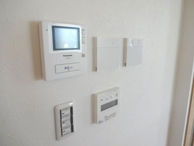 Other introspection. Intercom, Floor heating switch