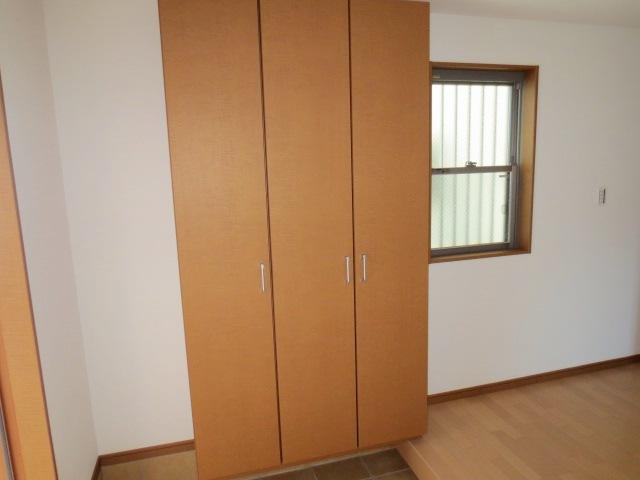 Receipt. Entrance storage