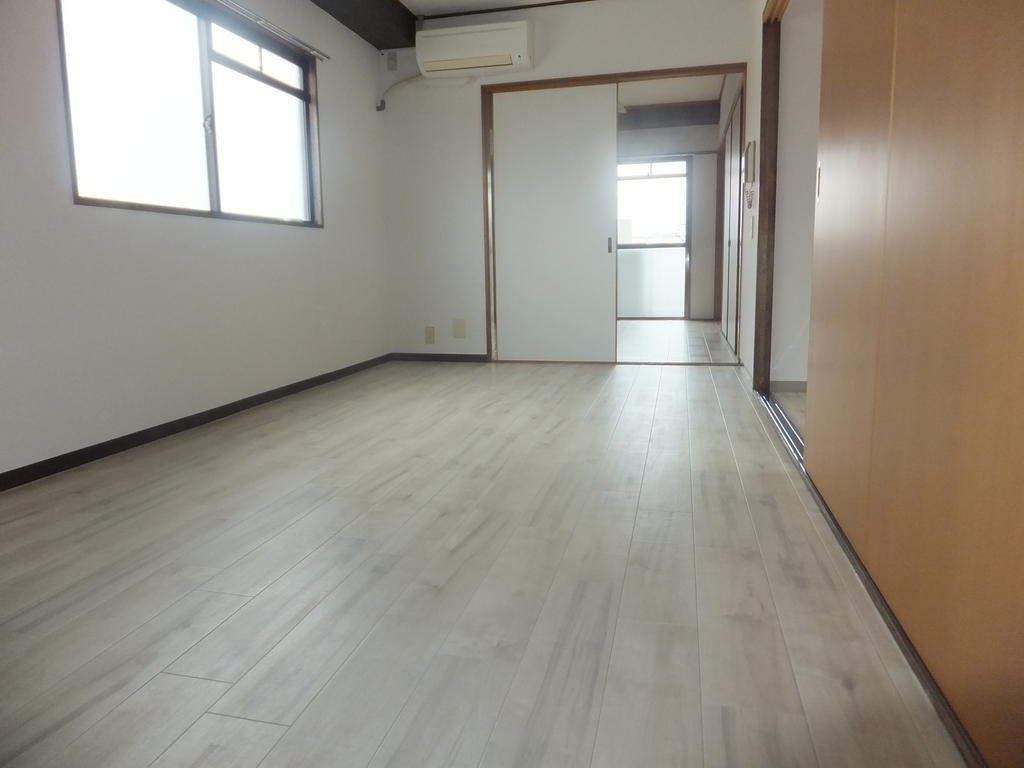 Living and room