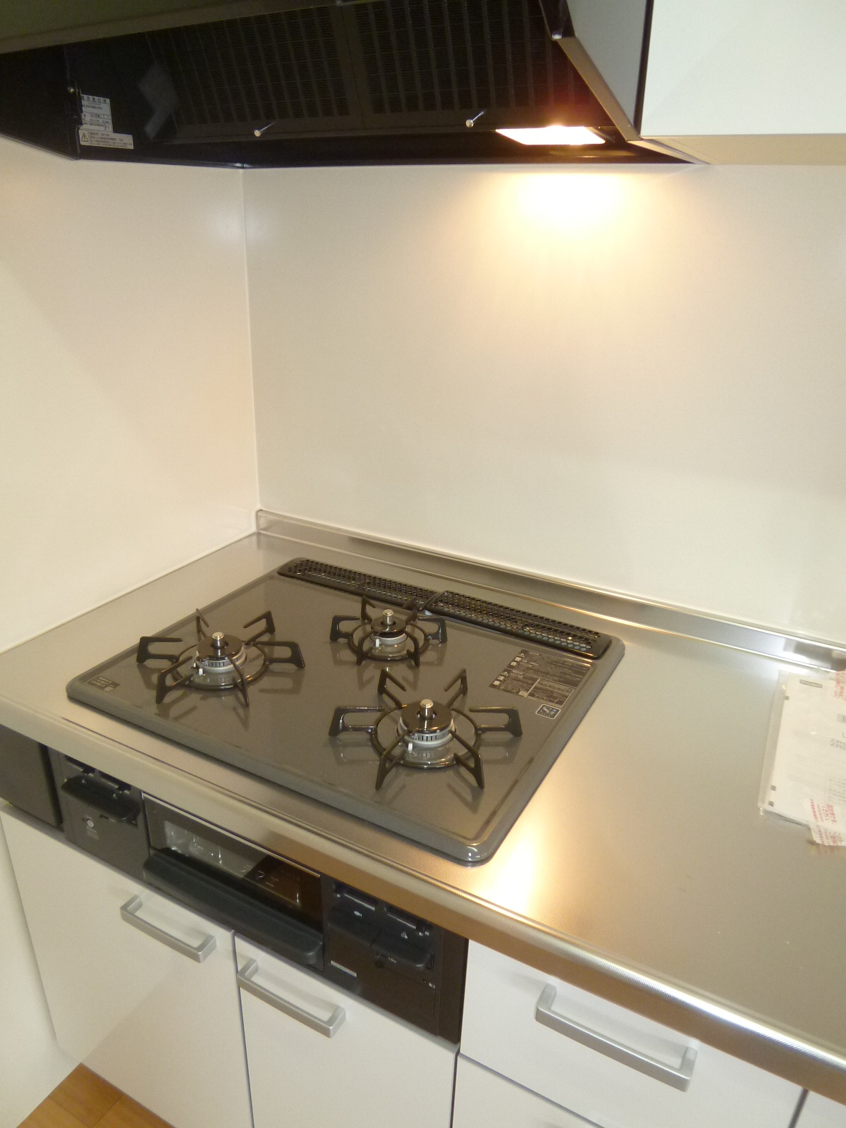 Kitchen. E-mail BOX