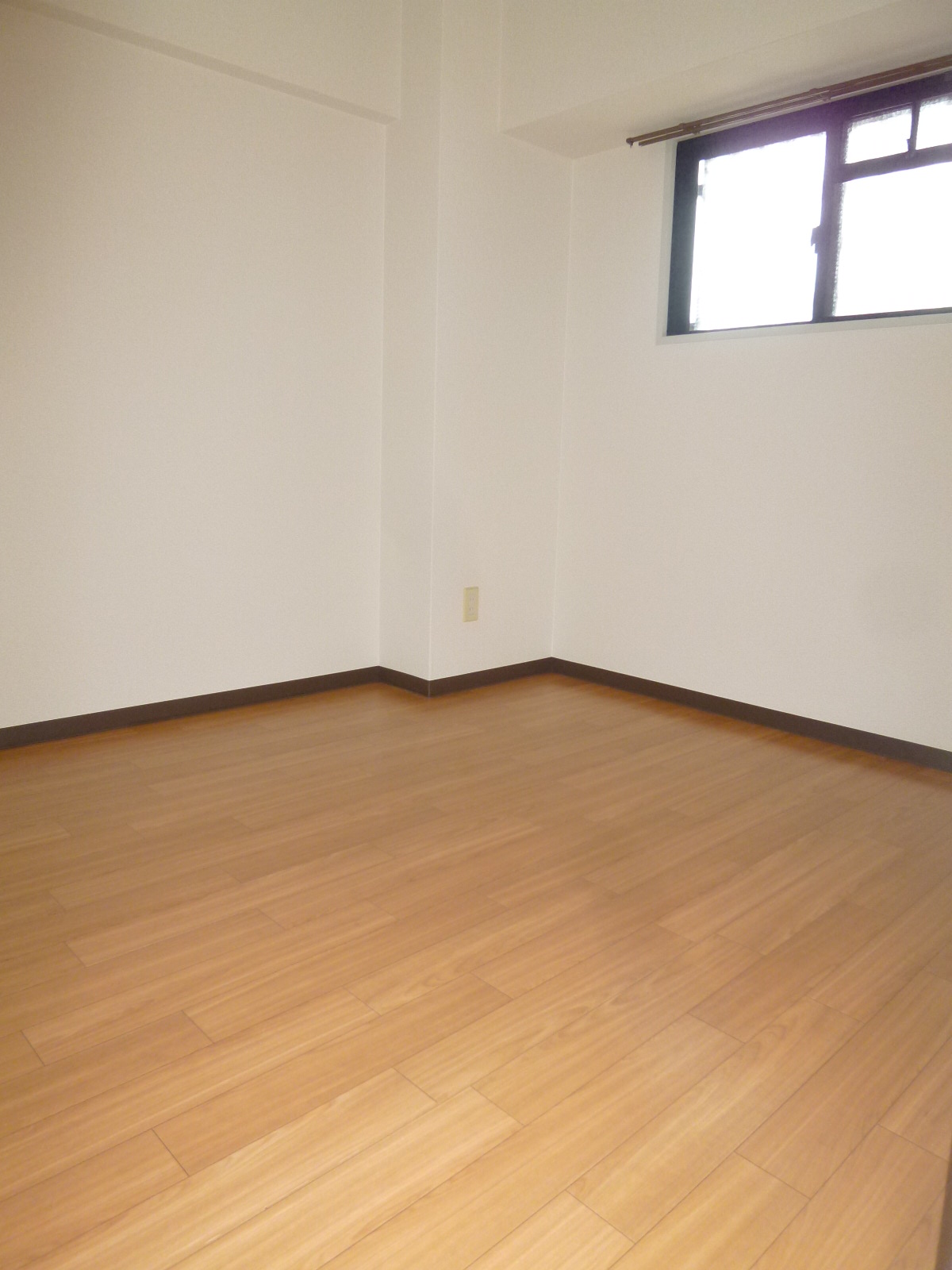 Other room space. Elevator