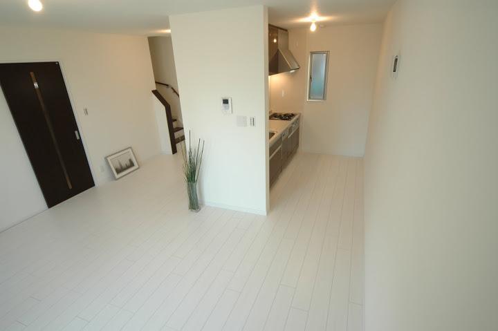 Same specifications photos (living). Image Photos