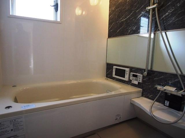 Same specifications photo (bathroom). Image Photos