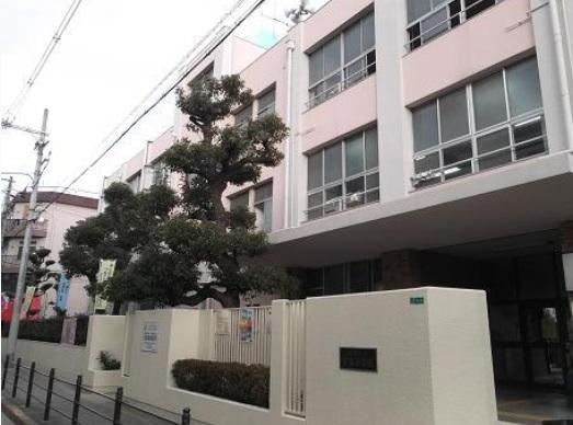 Primary school. Osaka Municipal Hoei 9-minute walk from the 704m Osaka Municipal Hoei elementary school to elementary school
