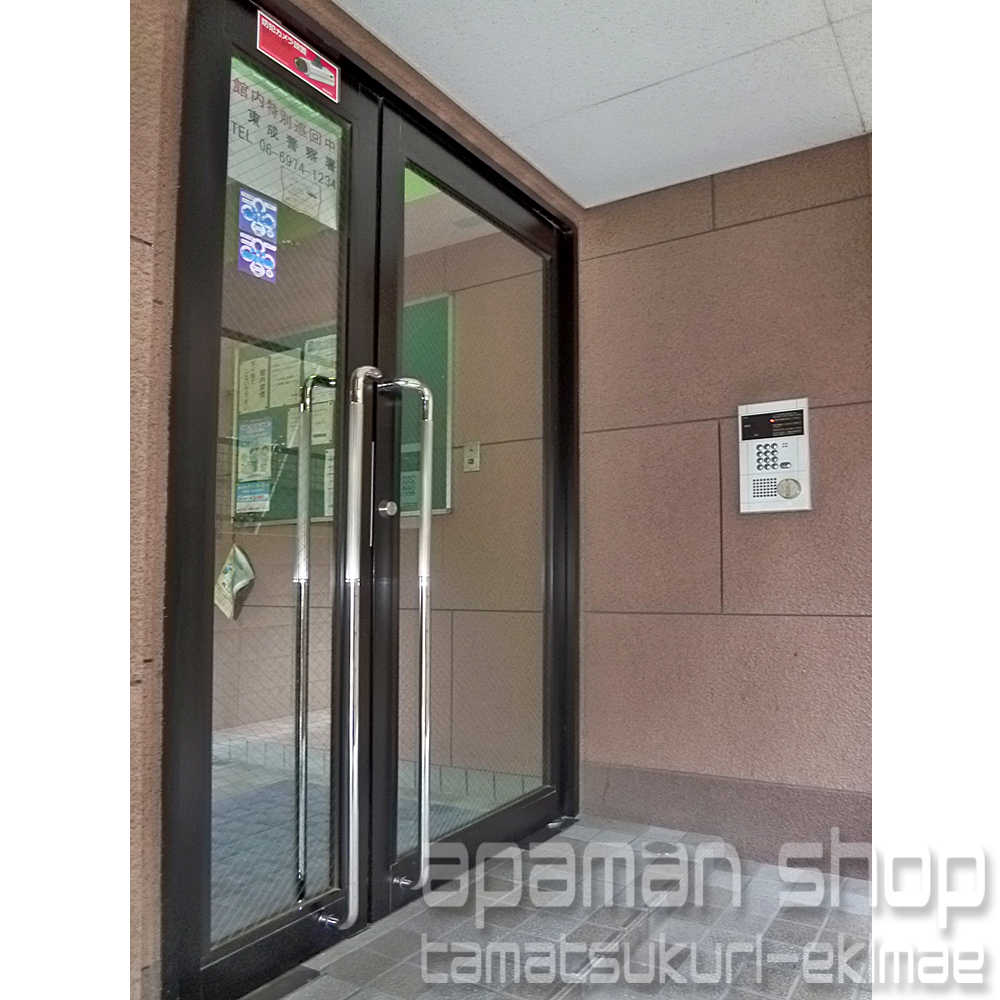 Entrance. It is firmly auto-lock